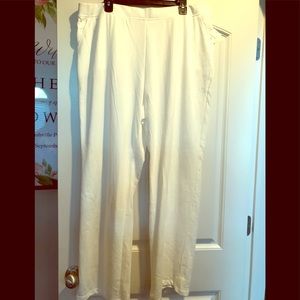 White ladies A-core front pocket casual pants